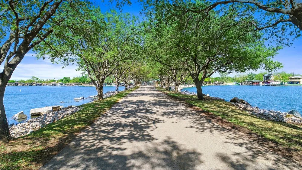 30 Beaver Island Granite Shoals, TX 78654