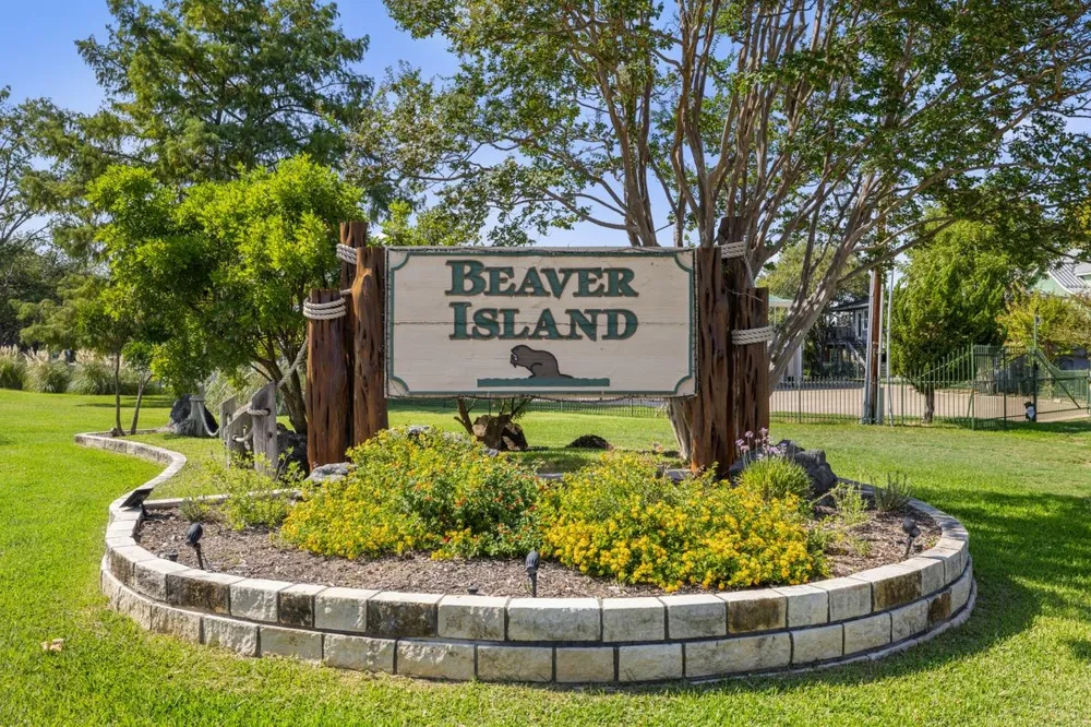30 Beaver Island Granite Shoals, TX 78654