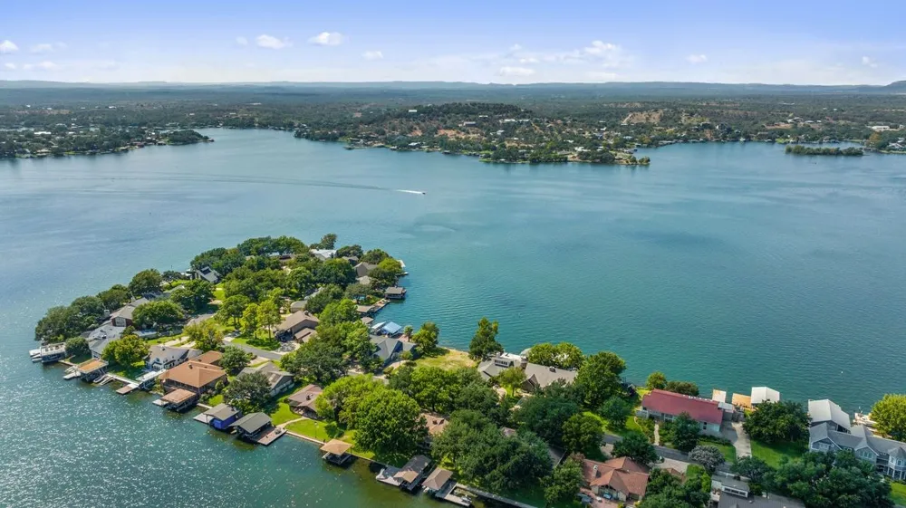 30 Beaver Island Granite Shoals, TX 78654