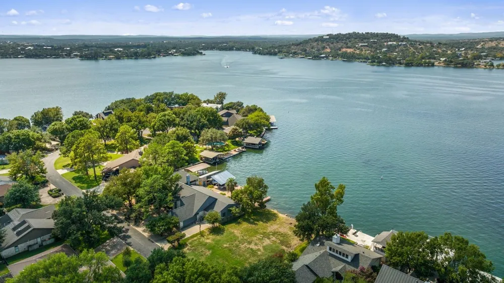 30 Beaver Island Granite Shoals, TX 78654