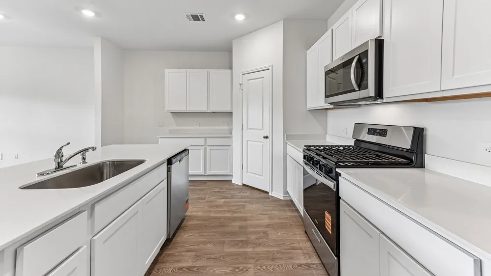 12209 Silverton Tree Bend Mustang Ridge, TX 78610