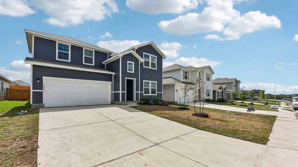 12209 Silverton Tree Bend Mustang Ridge, TX 78610