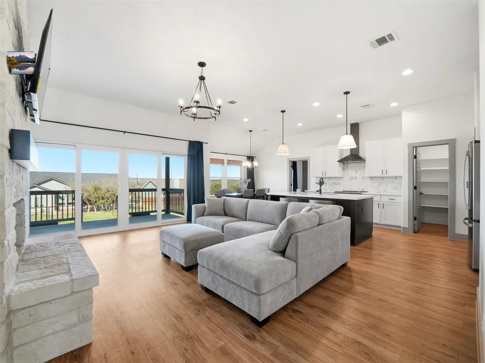 101 N Jerry Gray Blanco, TX 78606