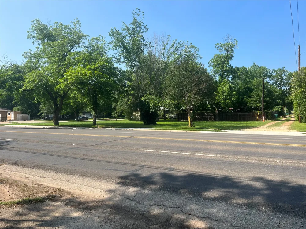300 Turney Street Smithville, TX 78957