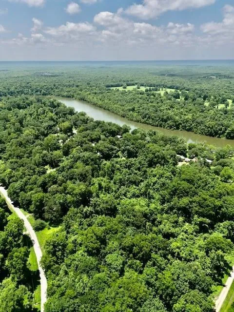 2 County Road 2166 Cleveland, TX 77327