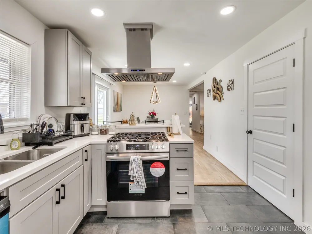 3431 S 116th Place Tulsa, OK 74146
