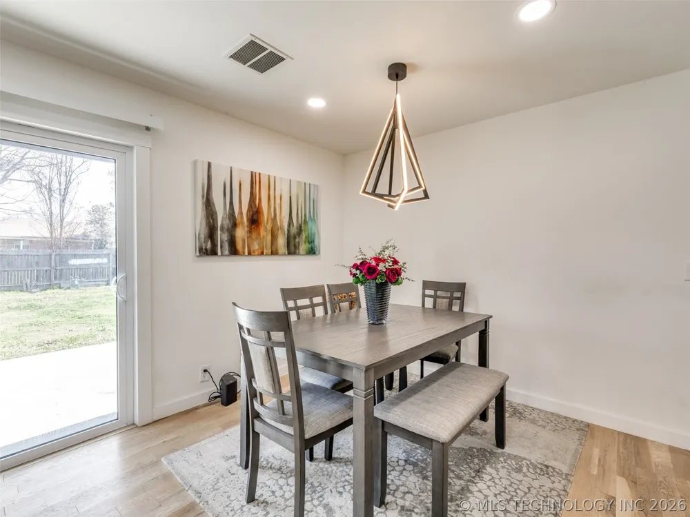 3431 S 116th Place Tulsa, OK 74146