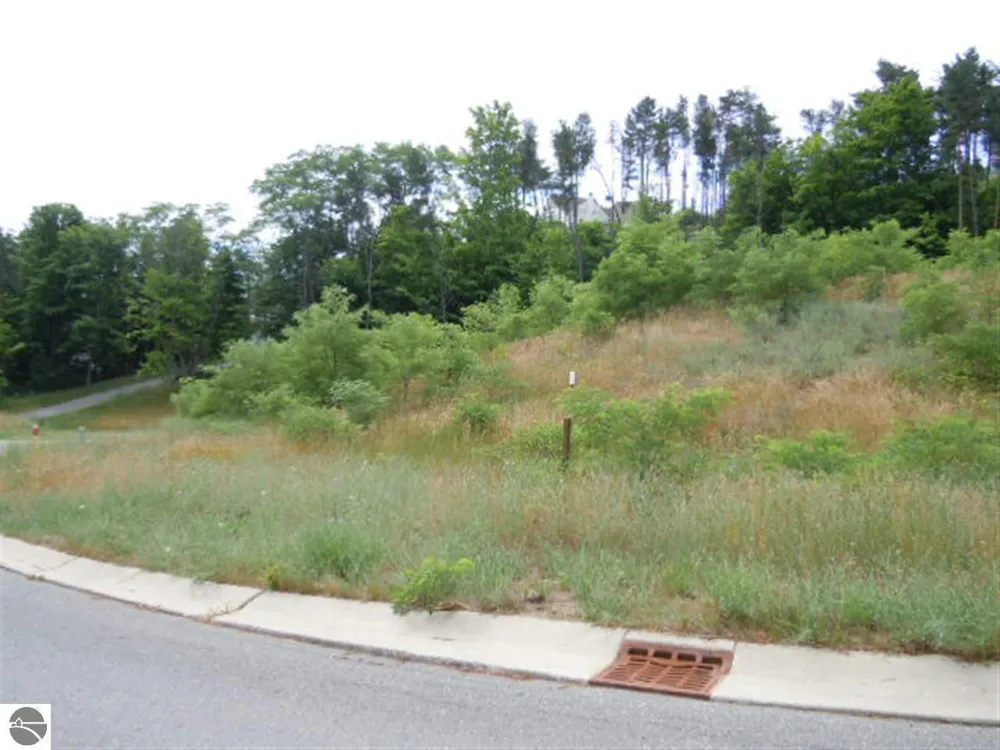 843 Wind Drift Drive Garfield Charter Township, MI 49684