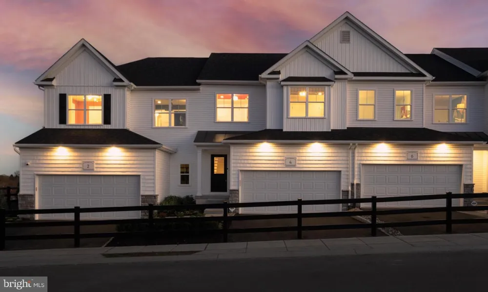 217 CAPRI DRIVE #124 Glenmoore, PA 19343
