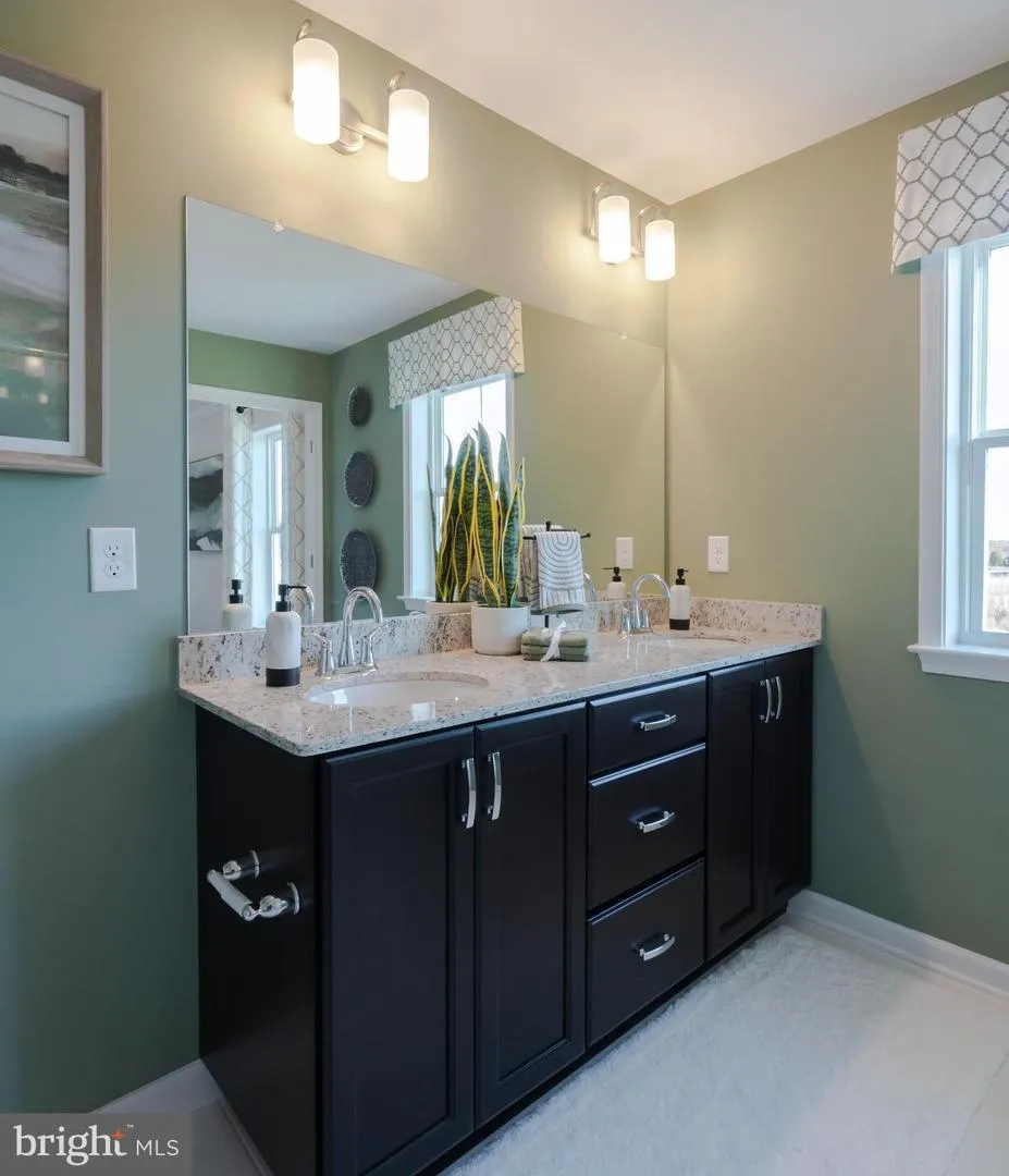 217 CAPRI DRIVE #124 Glenmoore, PA 19343