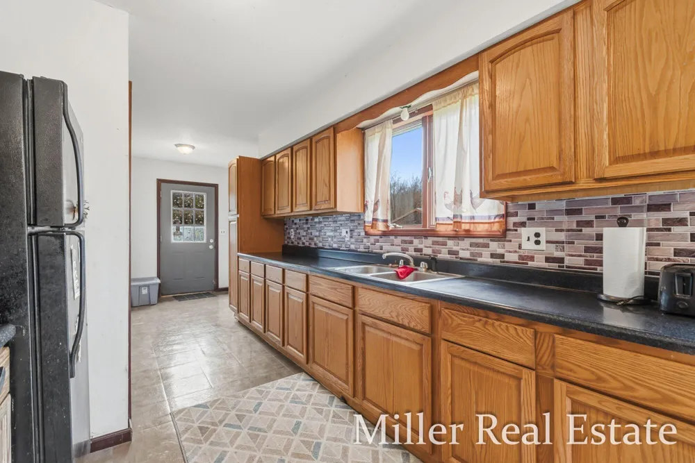 6130 Gurd Road Hastings, MI 49058
