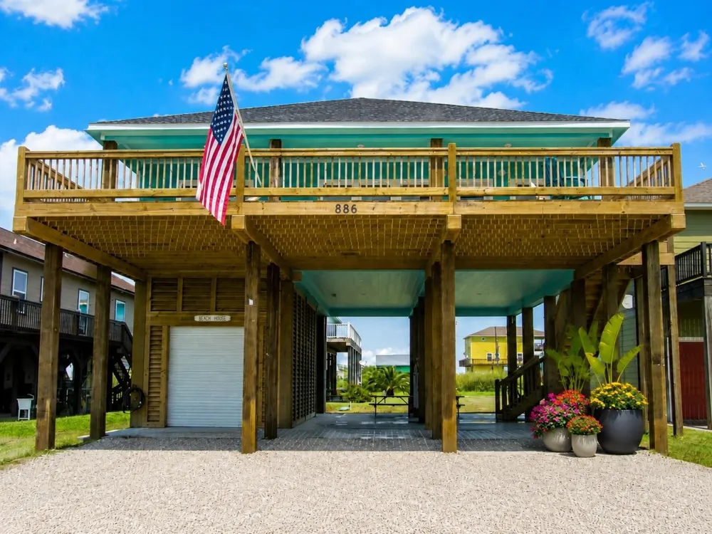 886 Sandollar Crystal Beach, TX 77650