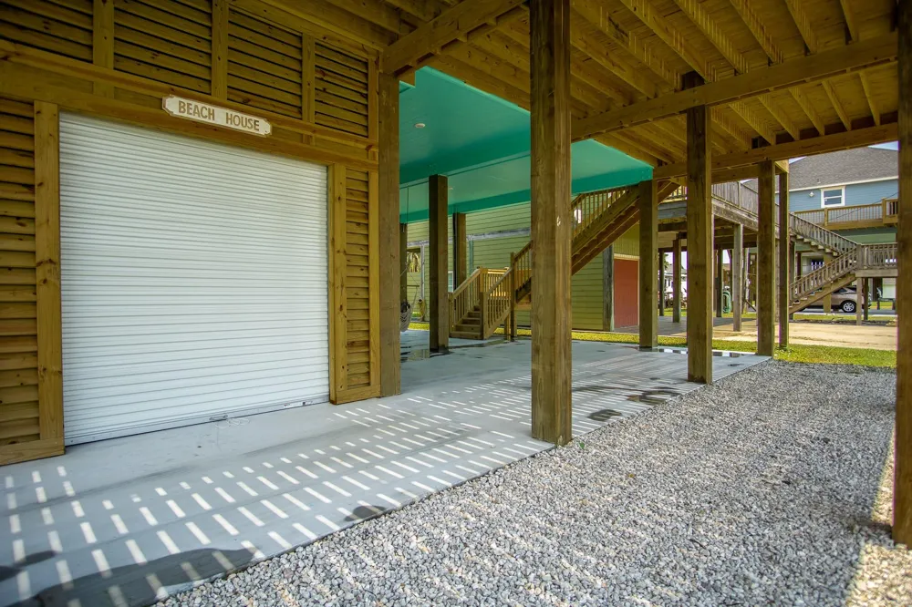 886 Sandollar Crystal Beach, TX 77650
