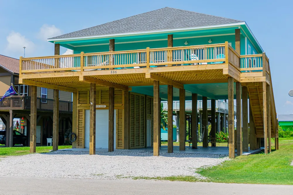 886 Sandollar Crystal Beach, TX 77650