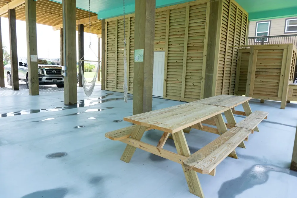 886 Sandollar Crystal Beach, TX 77650