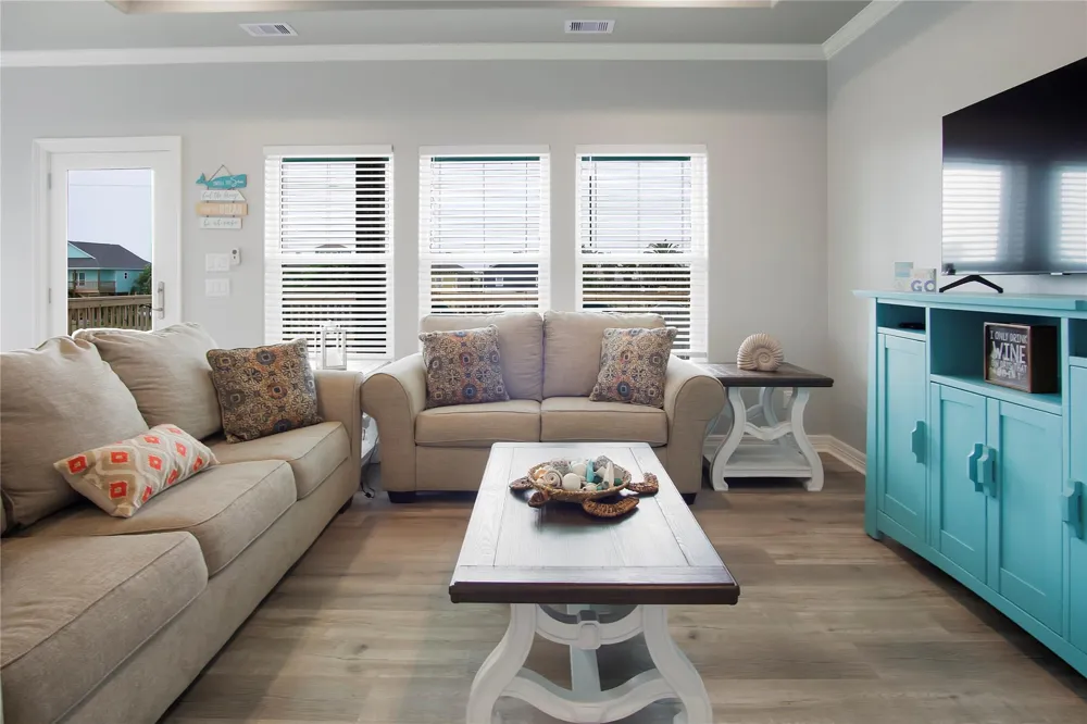 886 Sandollar Crystal Beach, TX 77650