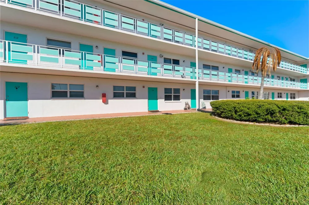 1950 59TH AVENUE #114 St Petersburg, FL 33714