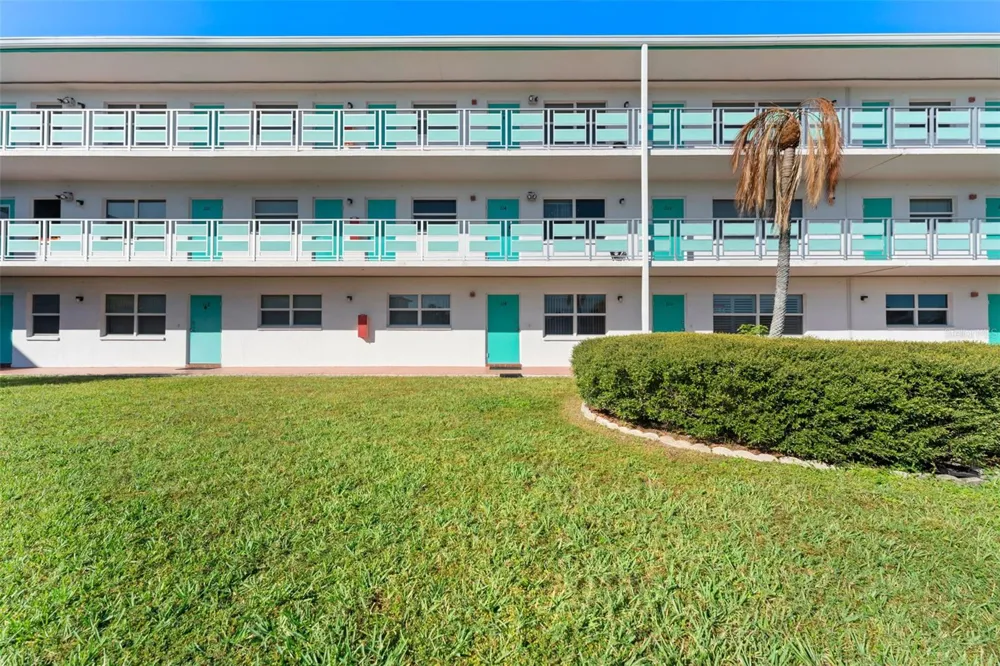 1950 59TH AVENUE #114 St Petersburg, FL 33714