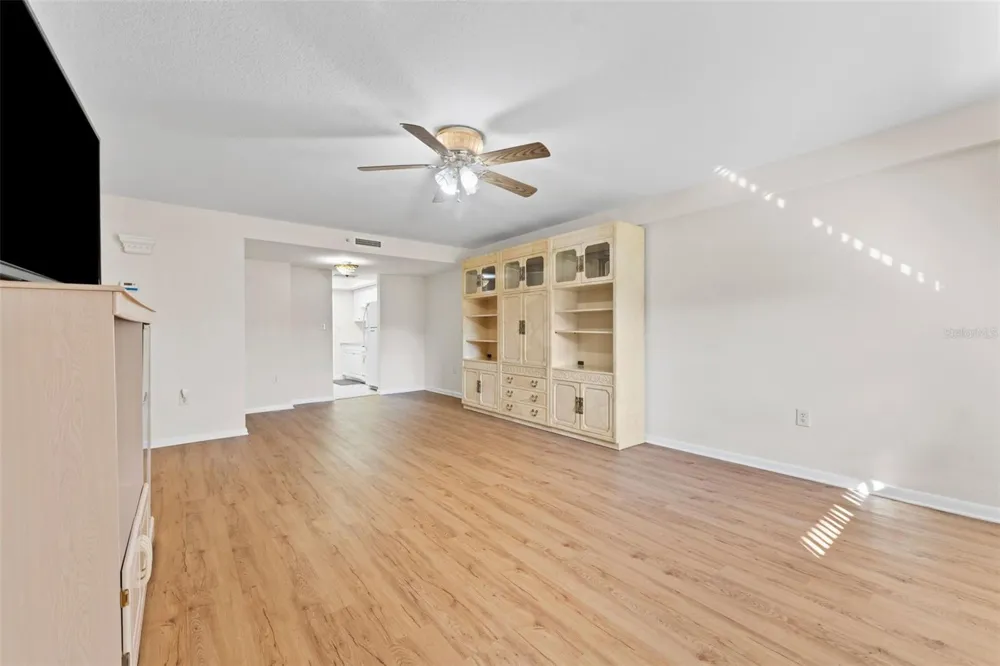 1950 59TH AVENUE #114 St Petersburg, FL 33714