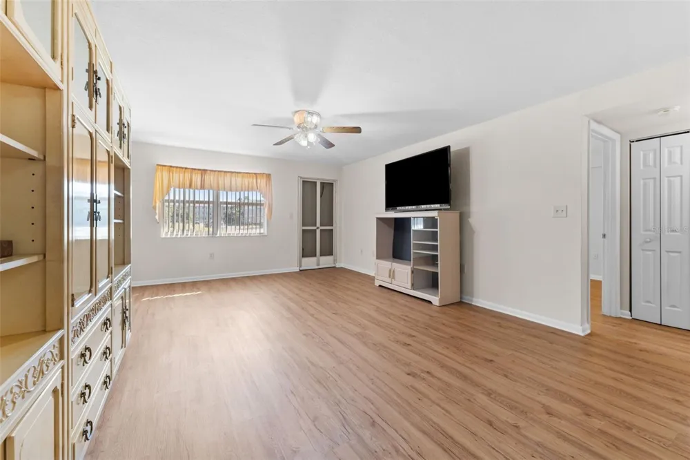 1950 59TH AVENUE #114 St Petersburg, FL 33714
