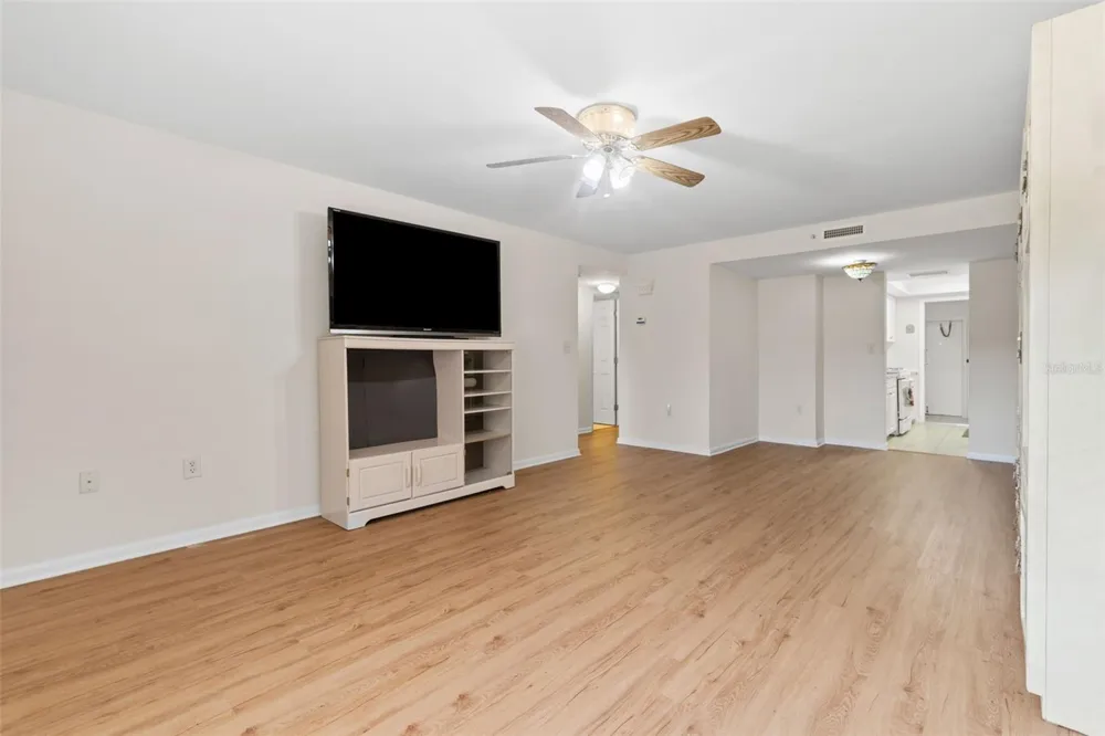 1950 59TH AVENUE #114 St Petersburg, FL 33714