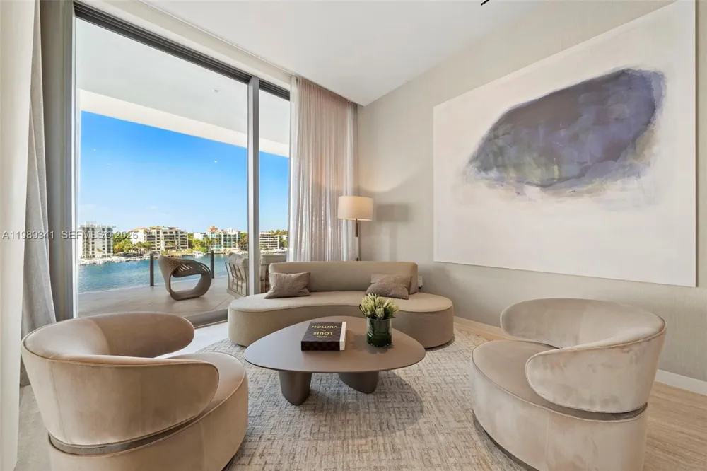 5 Grove Isle Dr #PHS01 Coconut Grove, FL 33131