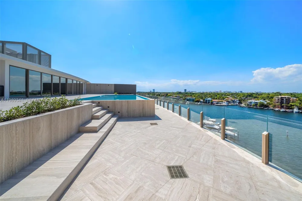 5 Grove Isle Dr #PHS01 Coconut Grove, FL 33131