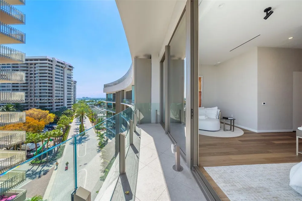 5 Grove Isle Dr #PHS01 Coconut Grove, FL 33131