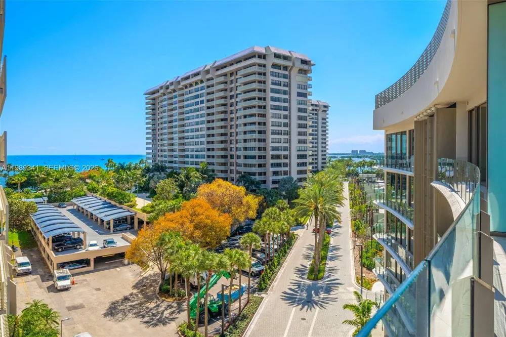 5 Grove Isle Dr #PHS01 Coconut Grove, FL 33131