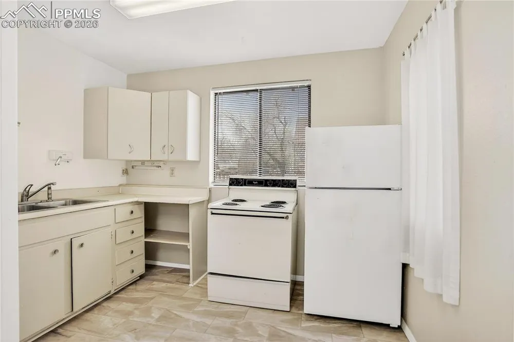 11 Bonfoy Avenue Colorado Springs, CO 80909