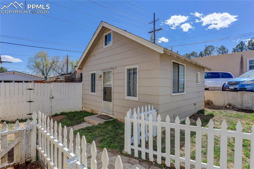 11 Bonfoy Avenue Colorado Springs, CO 80909