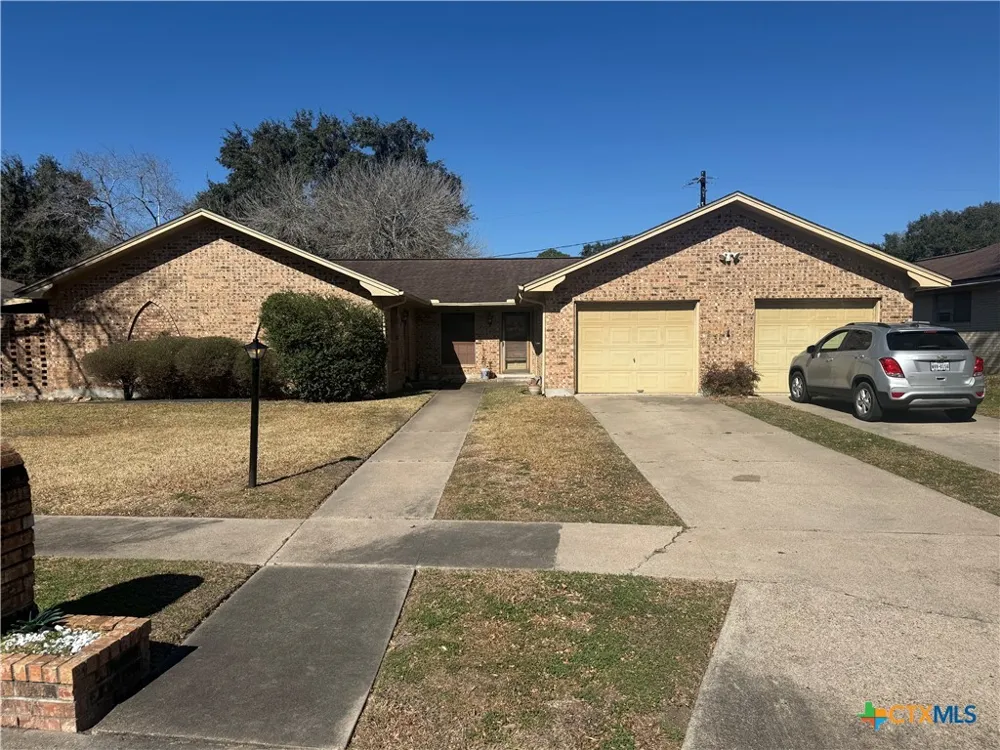 608 King Arthur Street Victoria, TX 77904