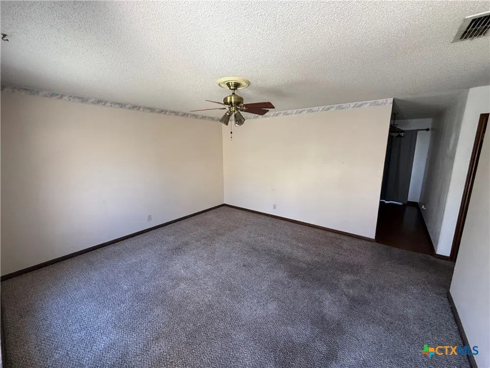 608 King Arthur Street Victoria, TX 77904