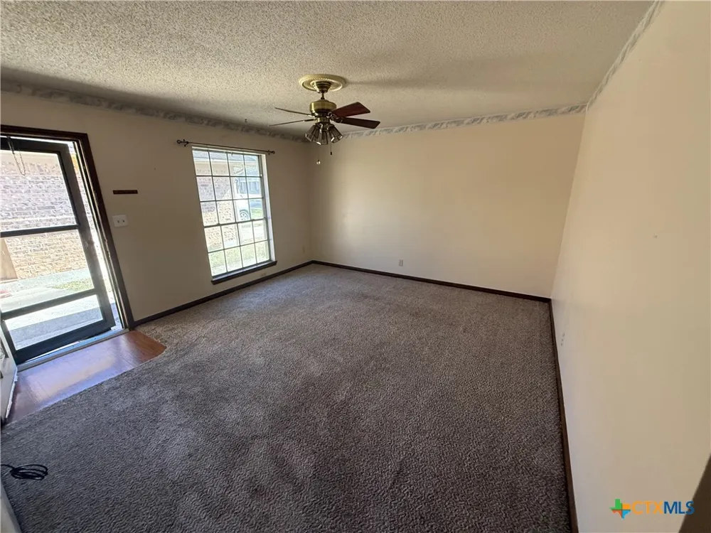 608 King Arthur Street Victoria, TX 77904