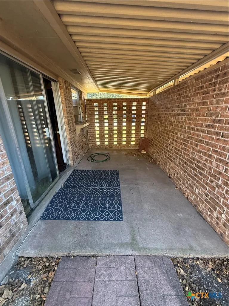 608 King Arthur Street Victoria, TX 77904