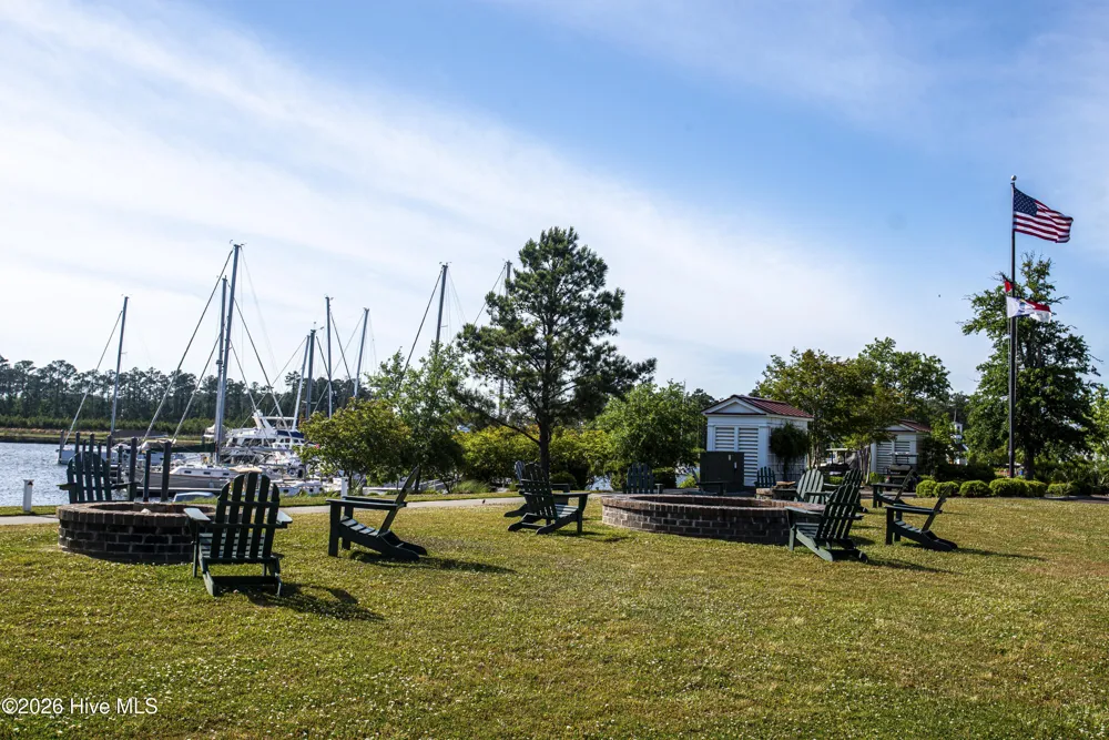 365 E Harborside Road Oriental, NC 28571