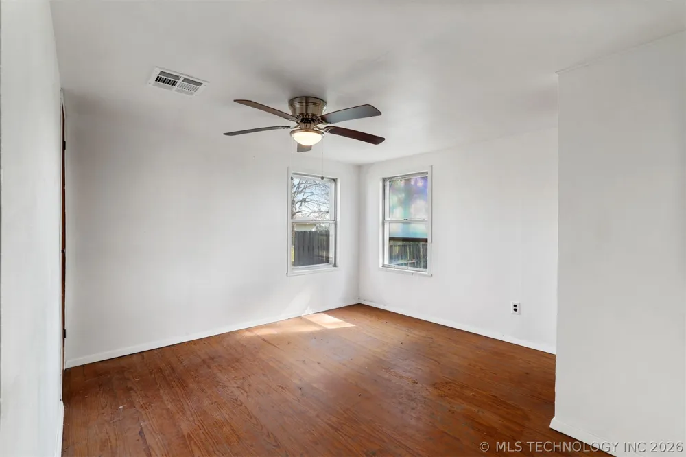 610 E McKennon Calera, OK 74730