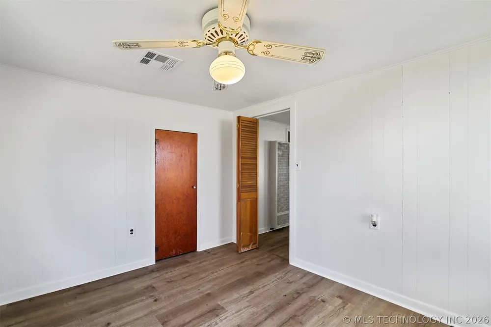 610 E McKennon Calera, OK 74730
