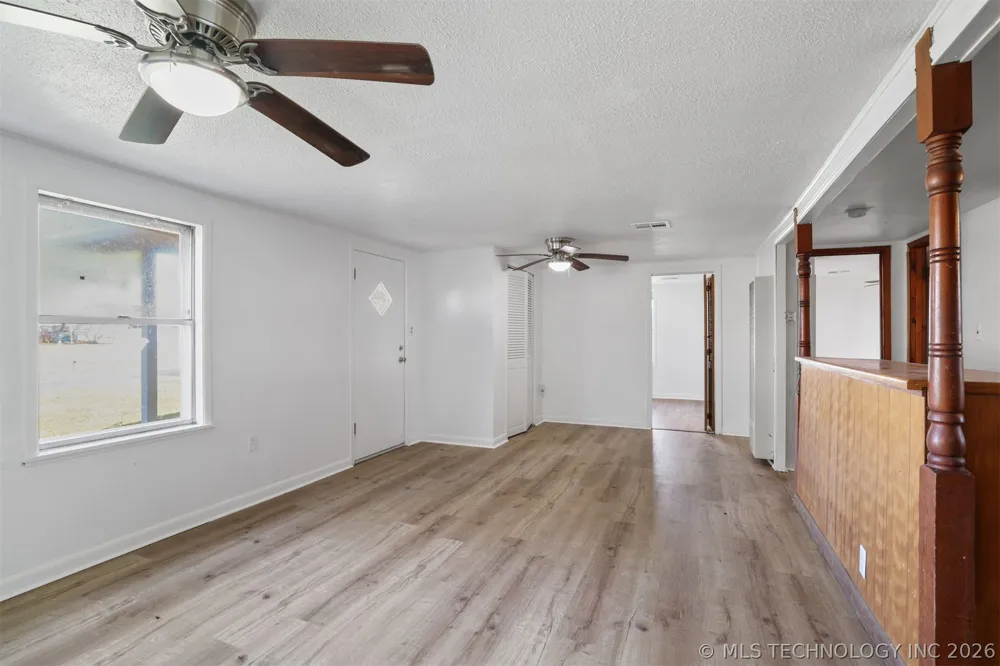 610 E McKennon Calera, OK 74730
