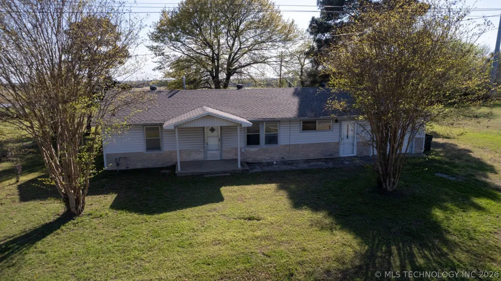 610 E McKennon Calera, OK 74730