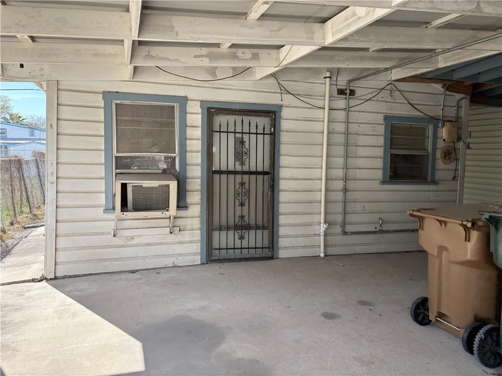 1203 14th Street Corpus Christi, TX 78404