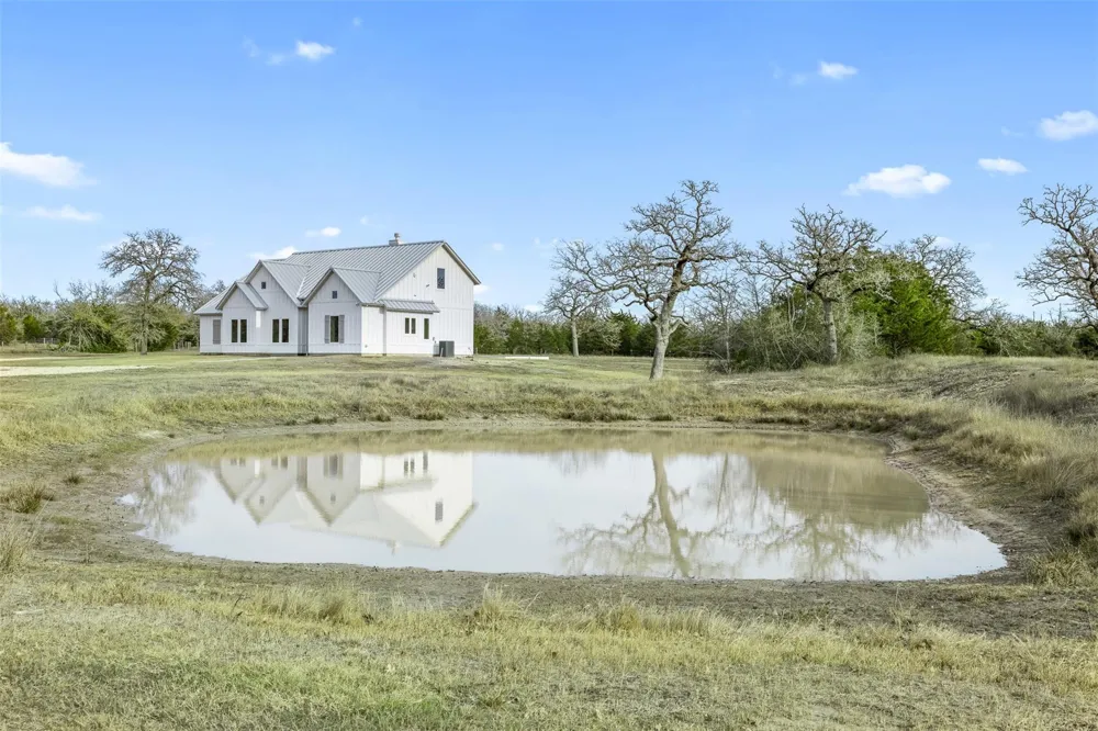 4991 Schott Road Ledbetter, TX 78946