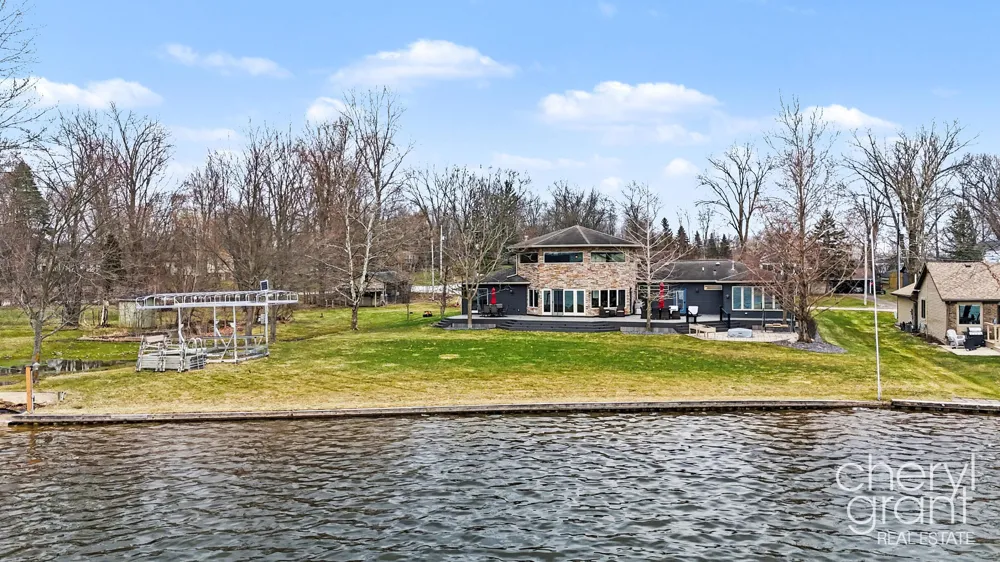 7022 Strawberry Lane Clarksville, MI 48815