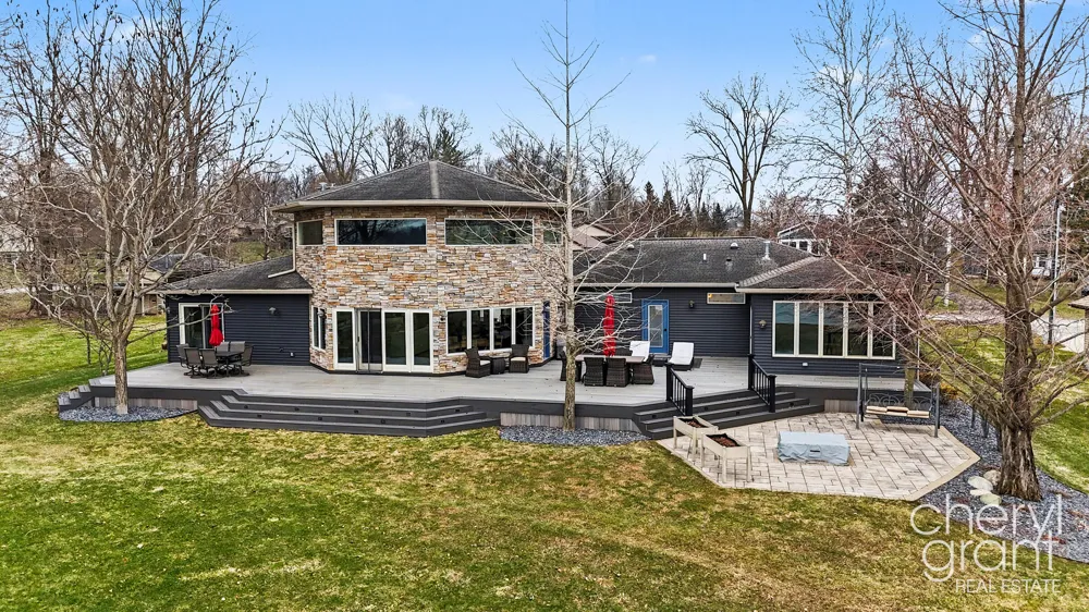 7022 Strawberry Lane Clarksville, MI 48815