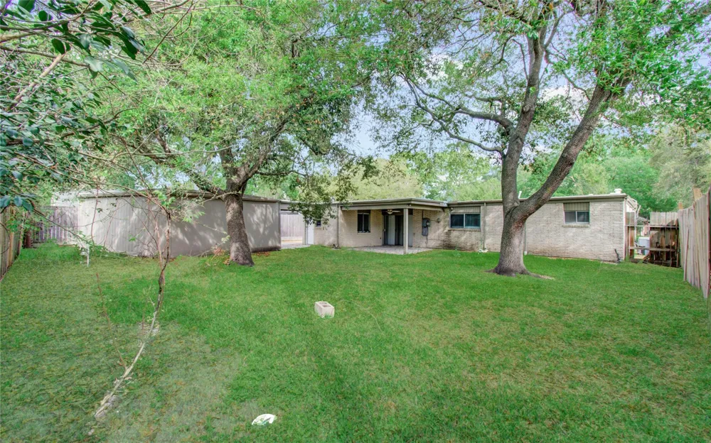 5507 Braesvalley Drive Houston, TX 77096