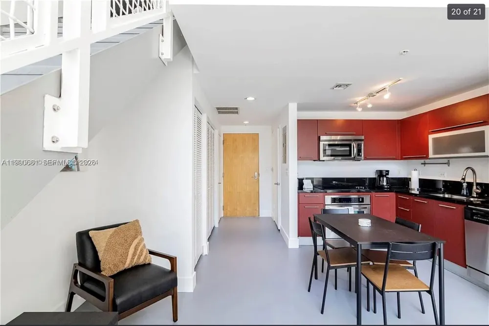 253 NE 2nd St #617 Miami, FL 33132