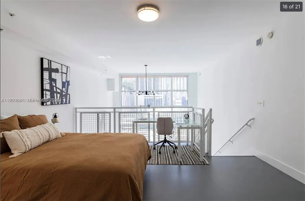 253 NE 2nd St #617 Miami, FL 33132