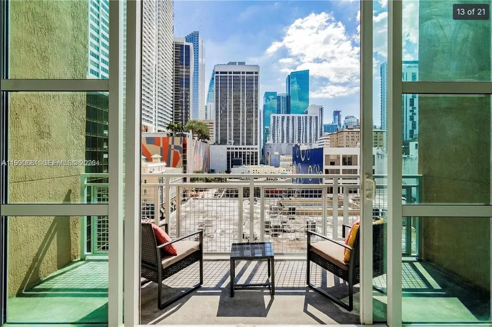 253 NE 2nd St #617 Miami, FL 33132