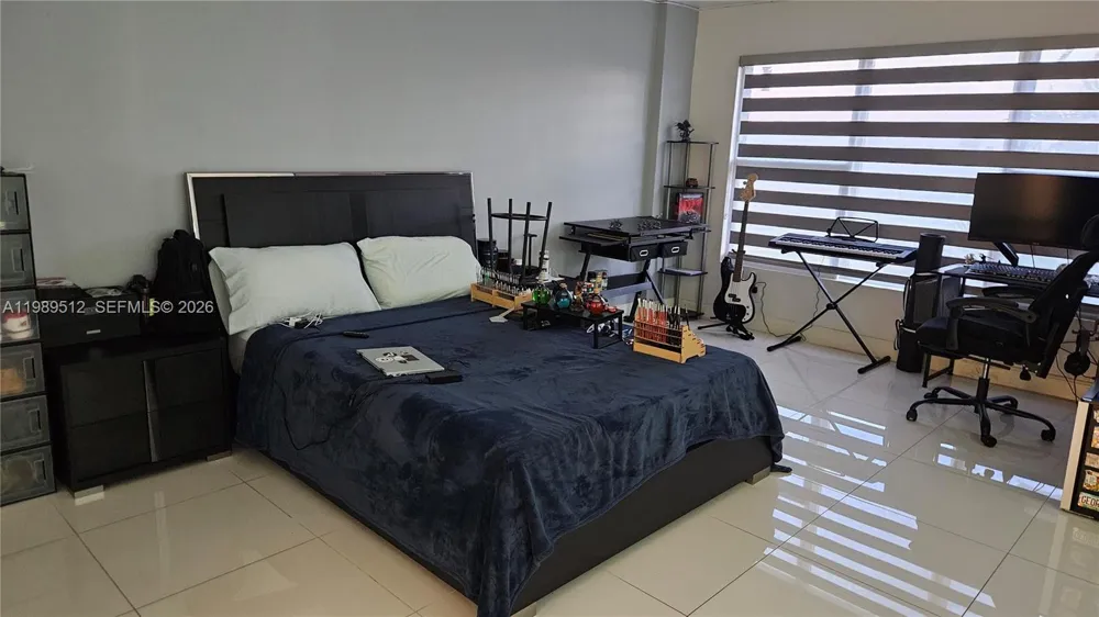 11111 Biscayne Blvd #3F Miami, FL 33181