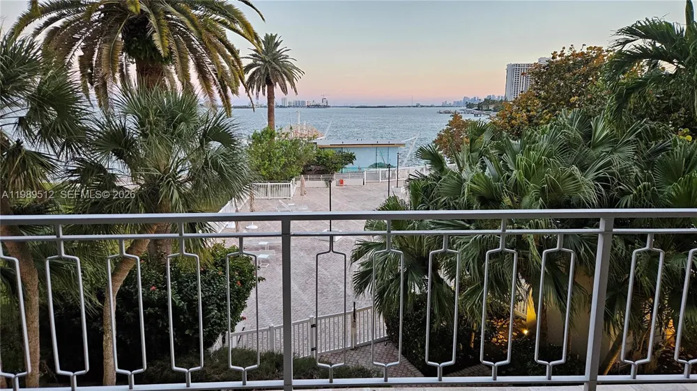 11111 Biscayne Blvd #3F Miami, FL 33181